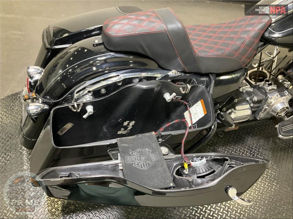 2015 Harley-Davidson FLTRXS ROAD GLIDE SPECIAL — фото 32