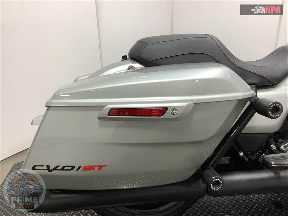 2025 Harley-Davidson FLTRXSTSE CVO ROAD GLIDE ST — фото 17