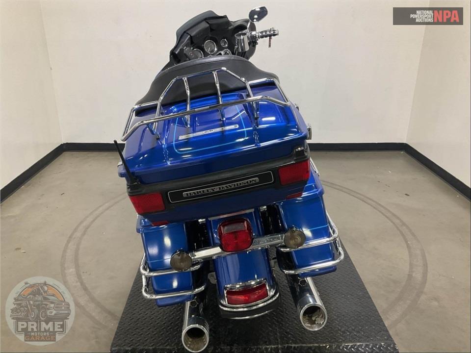 2010 Harley-Davidson FLHTCU ULTRA CLASSIC ELECTRA GLIDE — фото 4