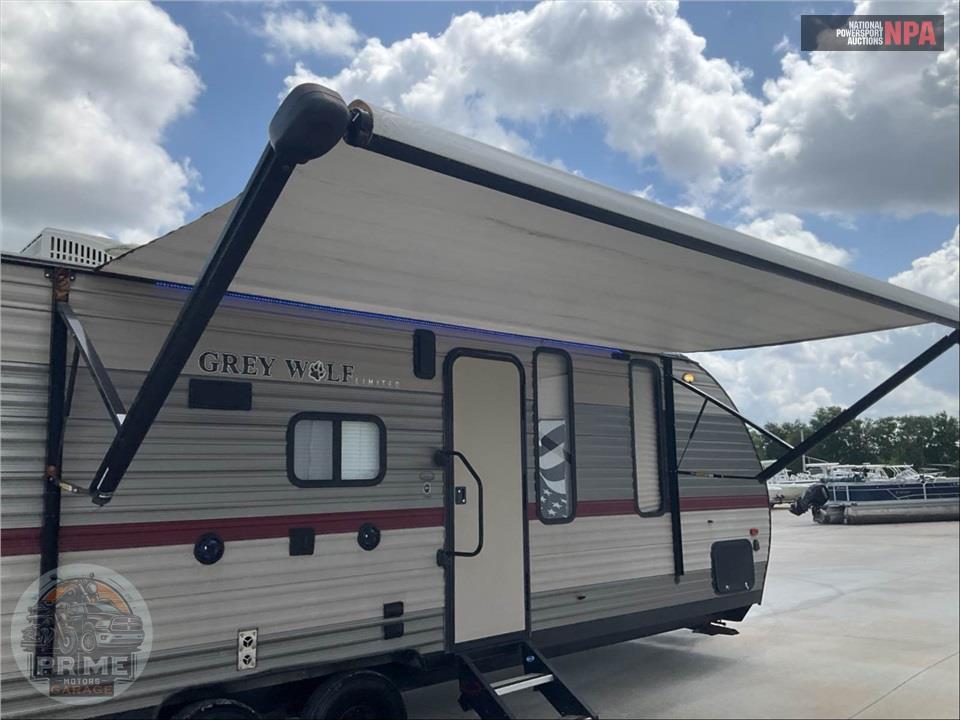 2018 Cherokee By Forest River M-22RR - GREY WOLF TOY HAULER SERIES — фото 34