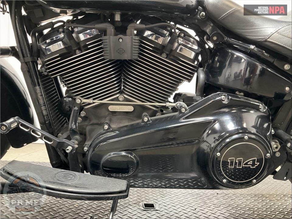 2020 Harley-Davidson FLHCS HERITAGE CLASSIC 114 — фото 6
