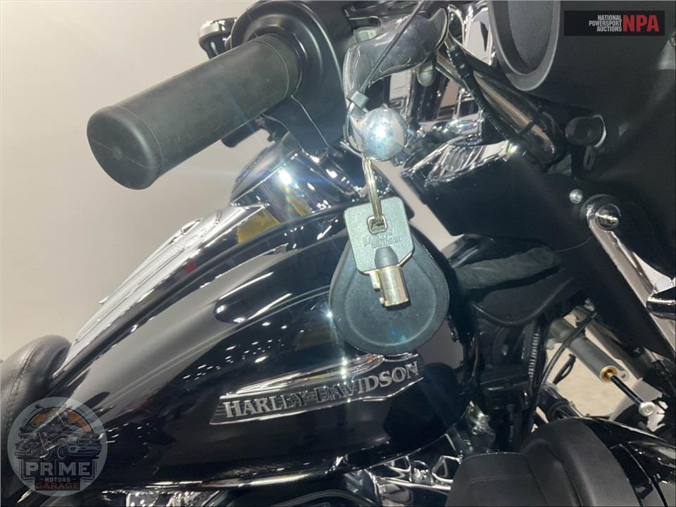 2020 Harley-Davidson FLHTCUTG TRI GLIDE ULTRA — фото 11