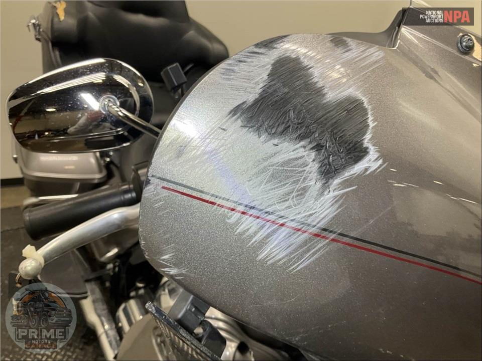 2017 Harley-Davidson FLHTCU ELECTRA GLIDE ULTRA CLASSIC — фото 14
