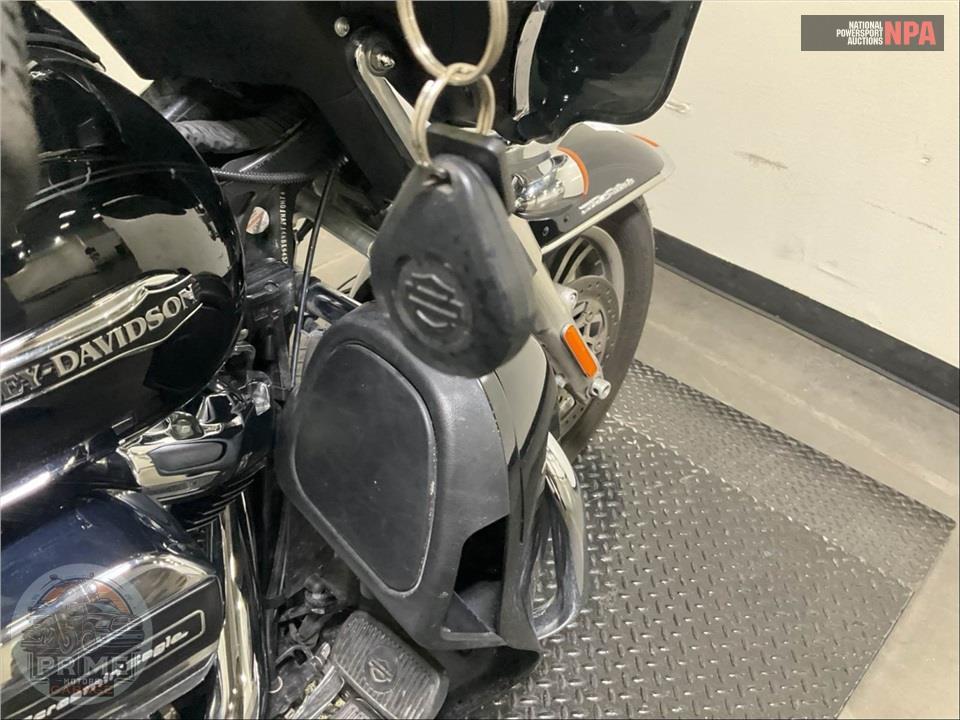 2019 Harley-Davidson FLHTCUTG TRI GLIDE ULTRA — фото 11