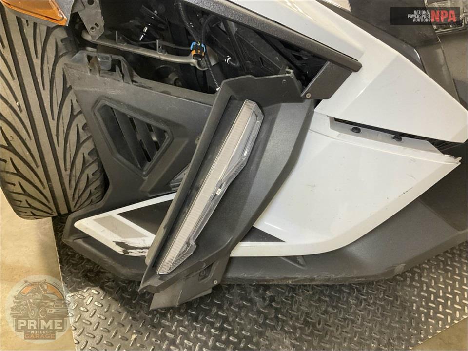 2024 Polaris SLINGSHOT SLR AUTODRIVE — фото 21