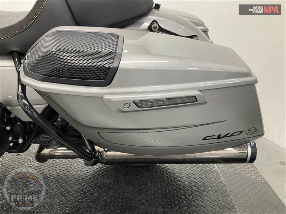 2023 Harley-Davidson FLTRXSE CVO ROAD GLIDE — фото 15