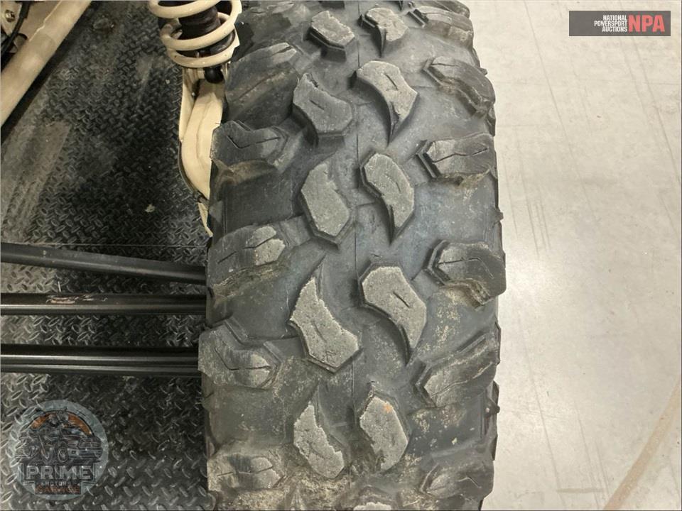 2022 Can-Am MAVERICK X3 X RS TURBO RR (DESERT TAN & CARBON BLACK RED) — фото 29