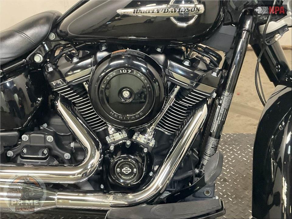 2018 Harley-Davidson FLHC HERITAGE CLASSIC — фото 6