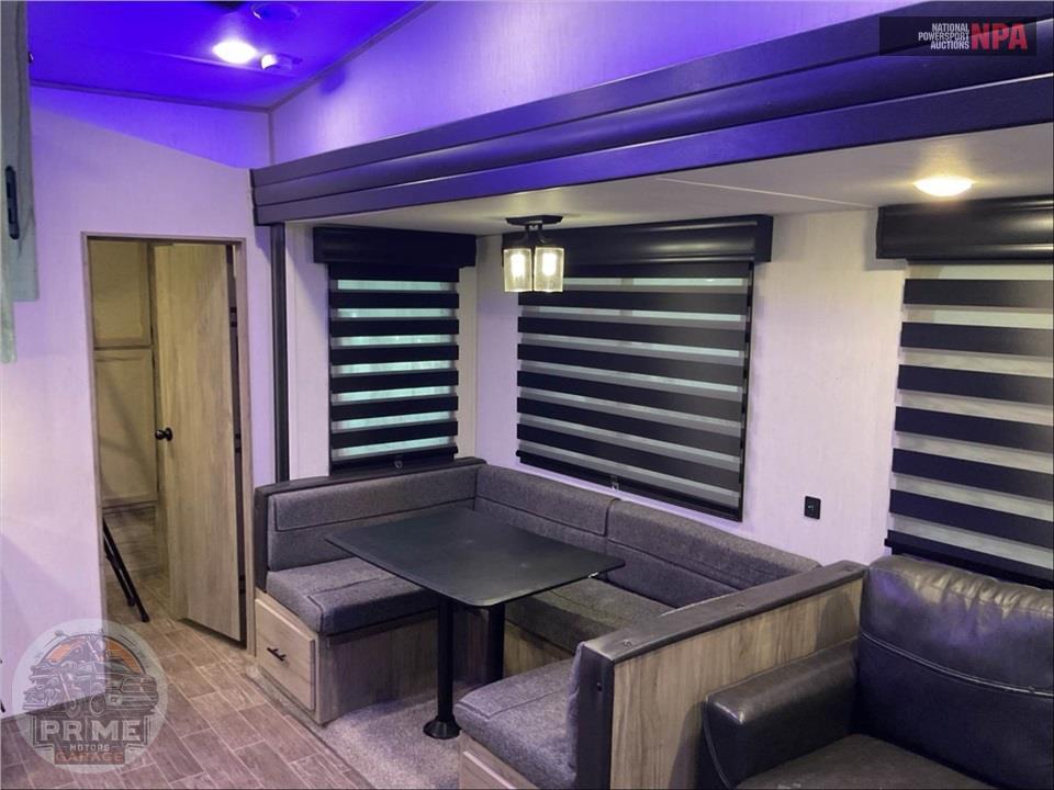 2022 Cherokee By Forest River M-287BH ARCTIC WOLF FIFTH WHEEL SERIES — фото 6