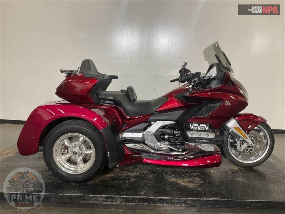 2018 Honda GL1800 GOLDWING TOUR (RED) — фото 1