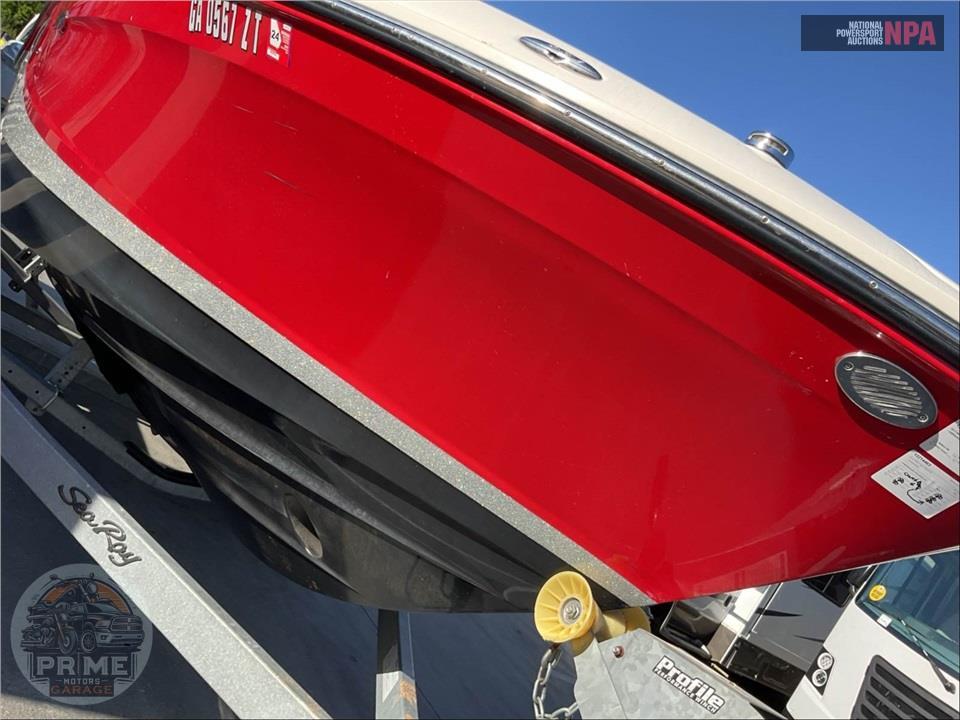 2017 Sea Ray Boats SLX-W 230 SLX SERIES L=23/E=1 370HP MERC IB — фото 29