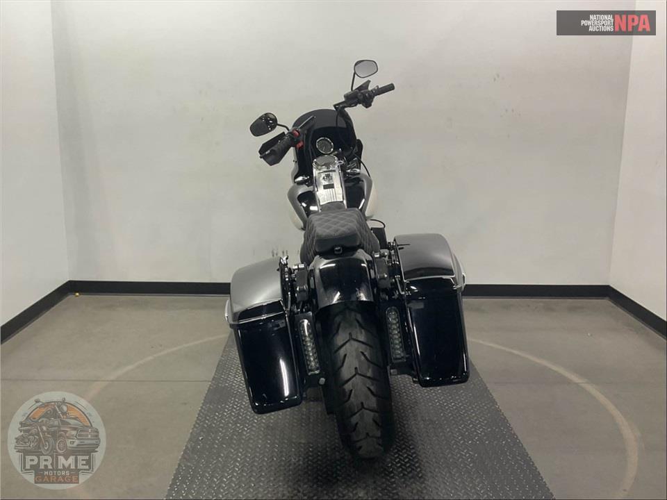2011 Harley-Davidson FLHP POLICE ROAD KING — фото 4