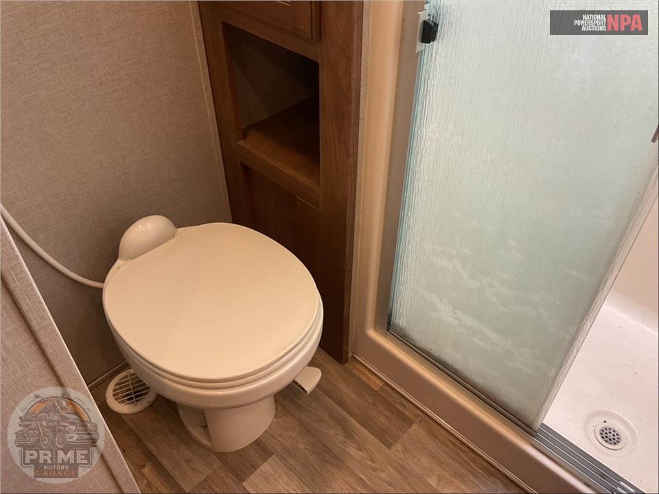 2017 Keystone Rv M-3791 RD - MONTANA FIFTH WHEEL SERIES — фото 15