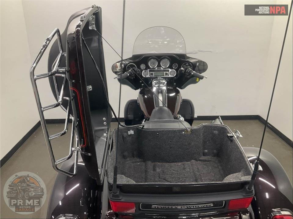 2011 Harley-Davidson FLHTCUTG TRIGLIDE UL CLSC — фото 23