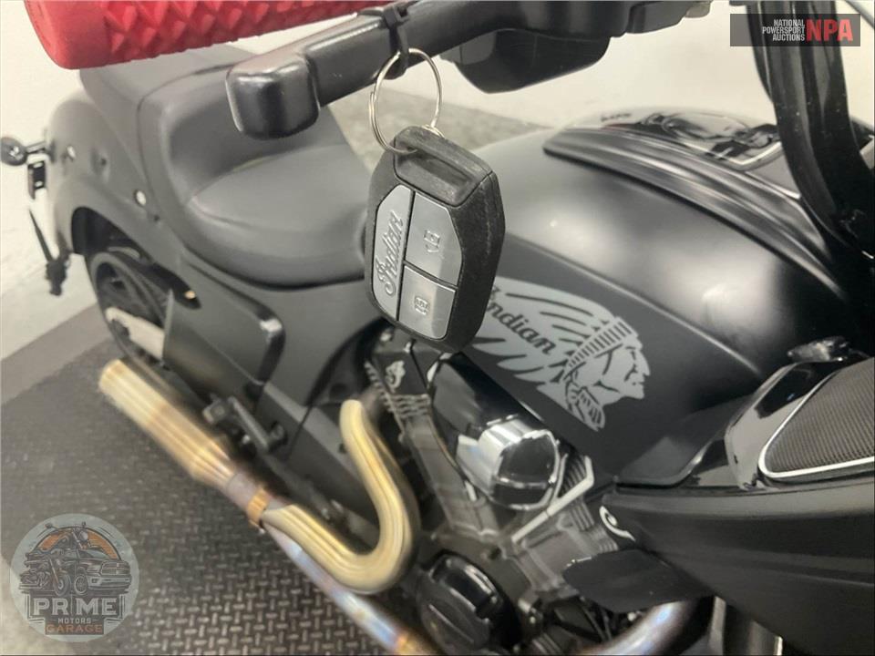 2021 Indian Motorcycle CHALLENGER DARK HORSE (BLACK/BRONZE SMOKE) — фото 12