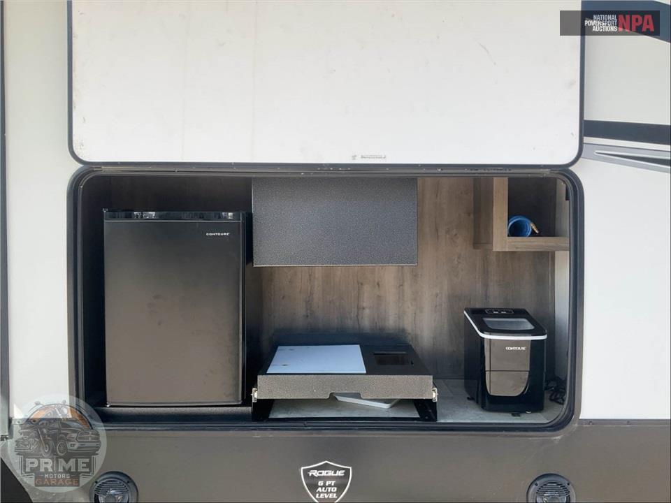 2021 Vengeance By Forest River M-4007V - ROGUE ARMORED TOY HAULER TOY HAULER SERIES — фото 29
