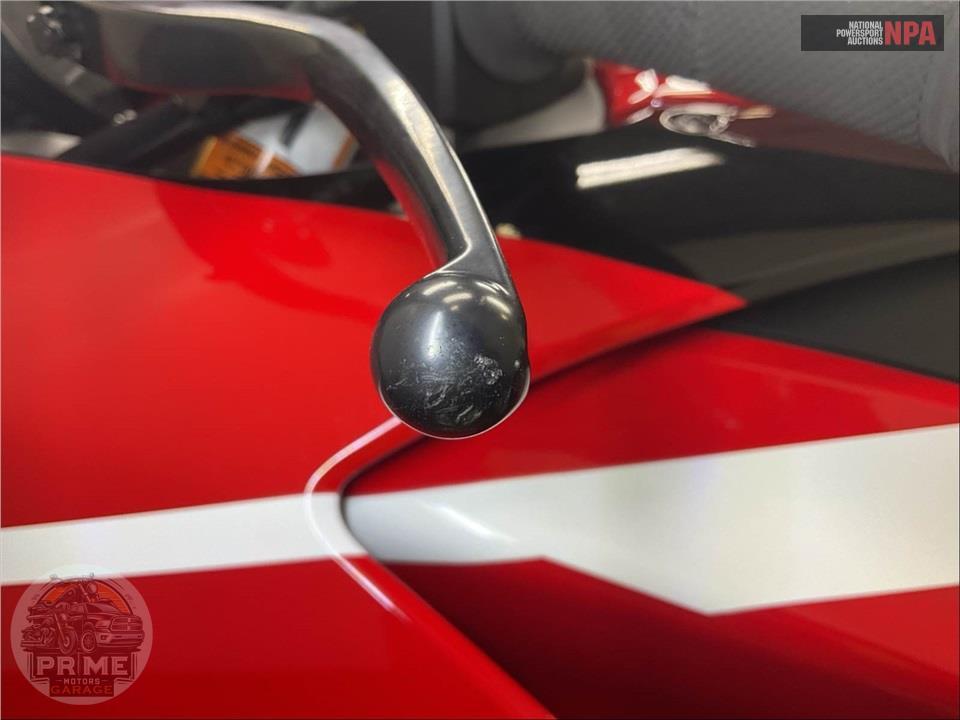 2025 Ducati PANIGALE V2 BAYLISS — фото 18