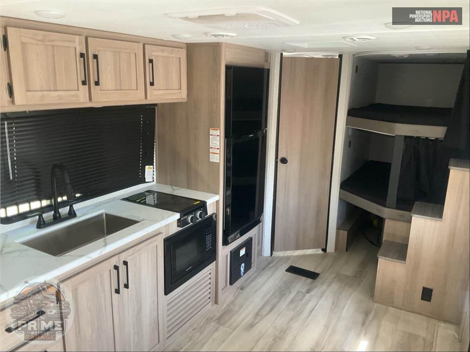 2025 Keystone Rv M-26 BX - COLEMAN LIGHT SERIES — фото 8