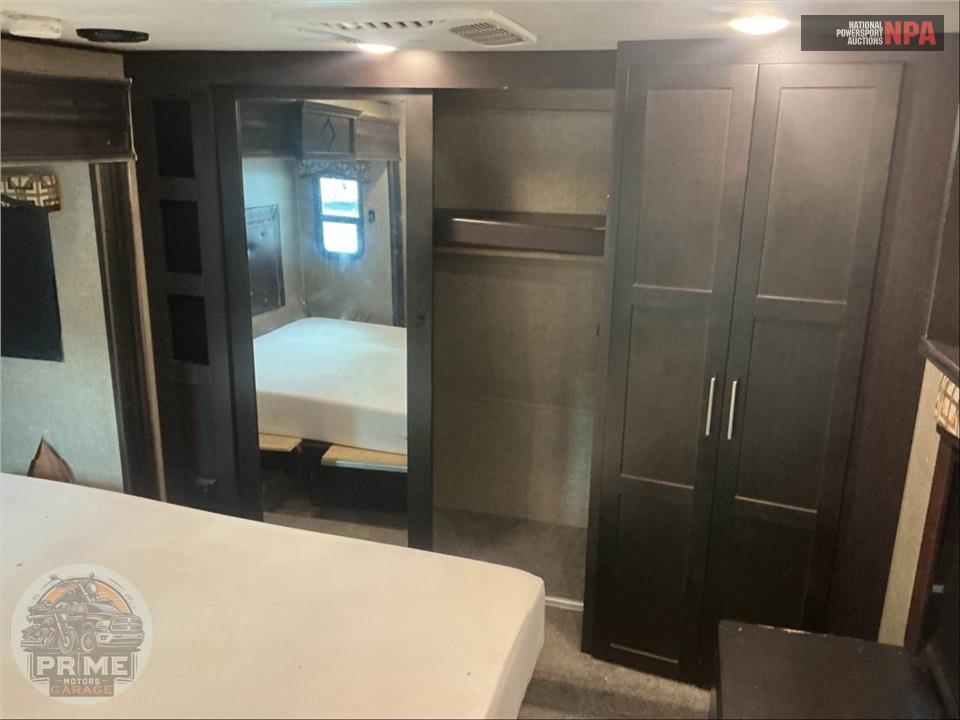 2017 Keystone Rv M-425 TS - RAPTOR TOY HAULER TOY HAULER SERIES — фото 12