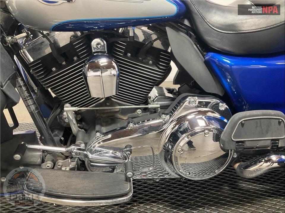2010 Harley-Davidson FLHTCUTG TRIGLIDE ULTRA CLASSIC — фото 8