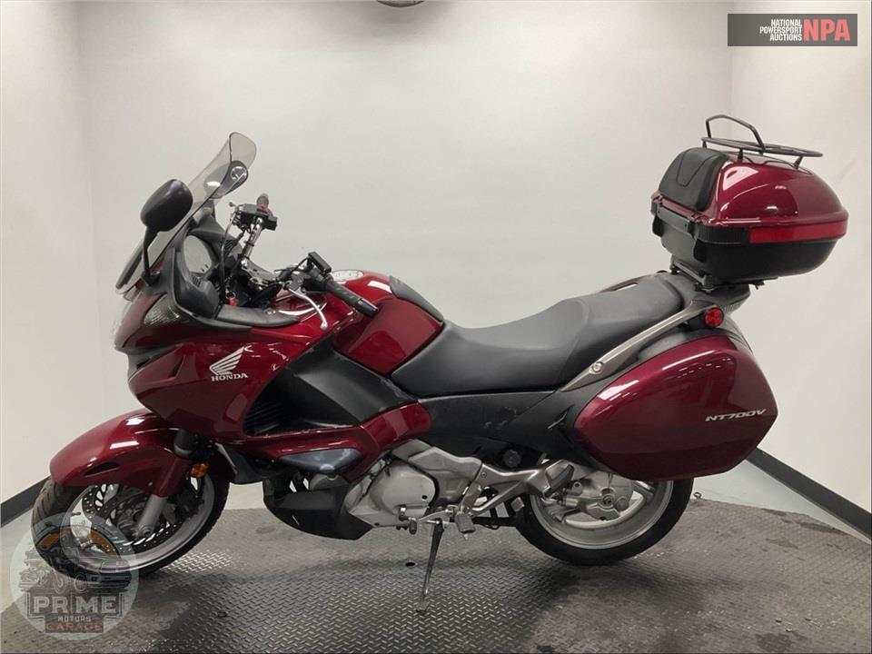 2010 Honda NT700VA — фото 3