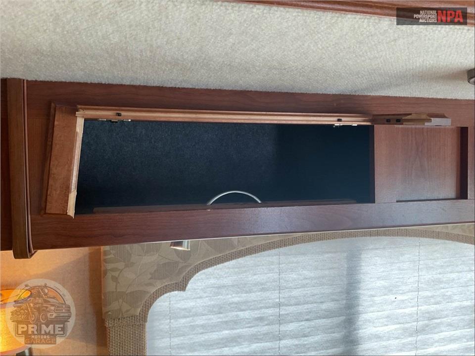 2008 Bounder M-38P WORKHORSE 340HP — фото 38