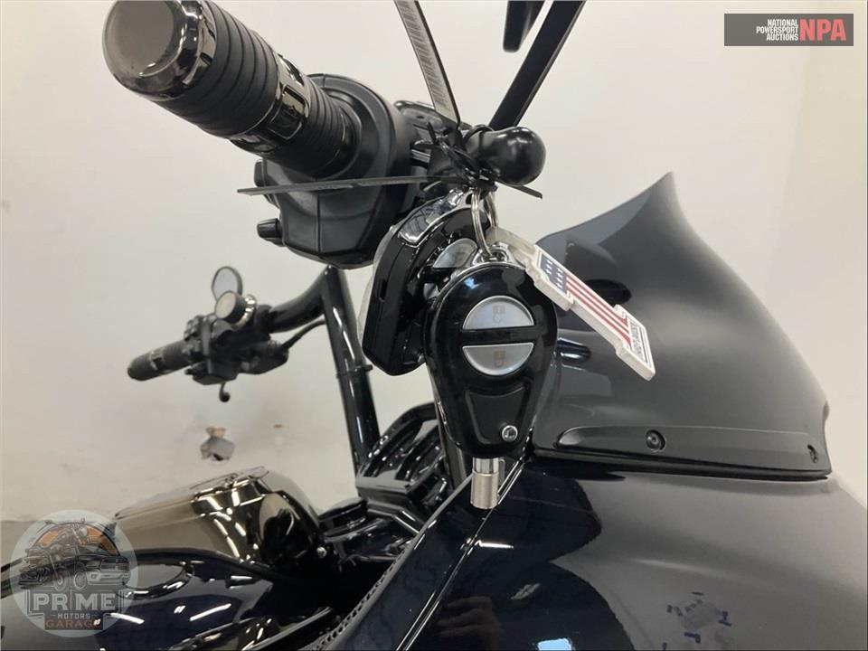 2022 Harley-Davidson FLTRXSE CVO ROAD GLIDE — фото 10