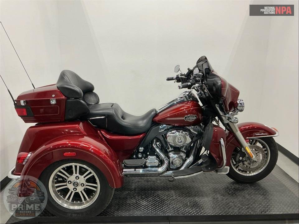 2010 Harley-Davidson FLHTCUTG TRIGLIDE ULTRA CLASSIC — фото 1