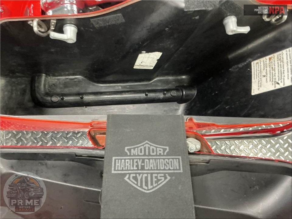 2017 Harley-Davidson FLHXS STREET GLIDE SPECIAL — фото 21