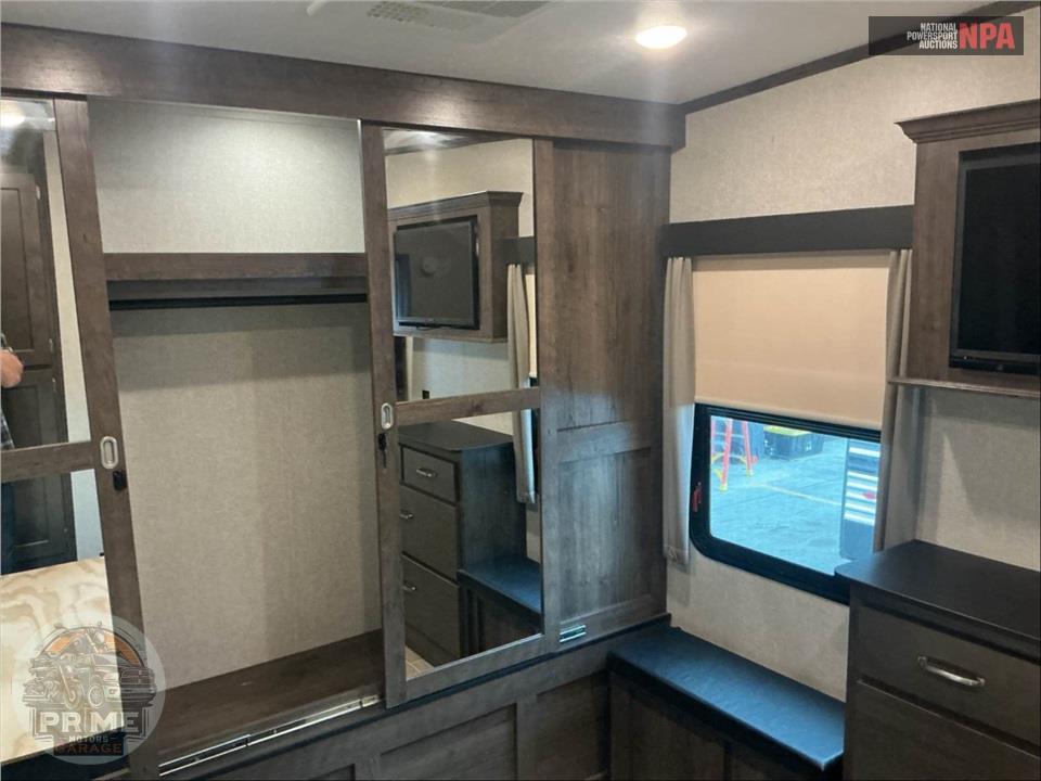 2019 Keystone Rv M-375 FL - MONTANA HIGH COUNTRY FIFTH WHEEL SERIES — фото 15