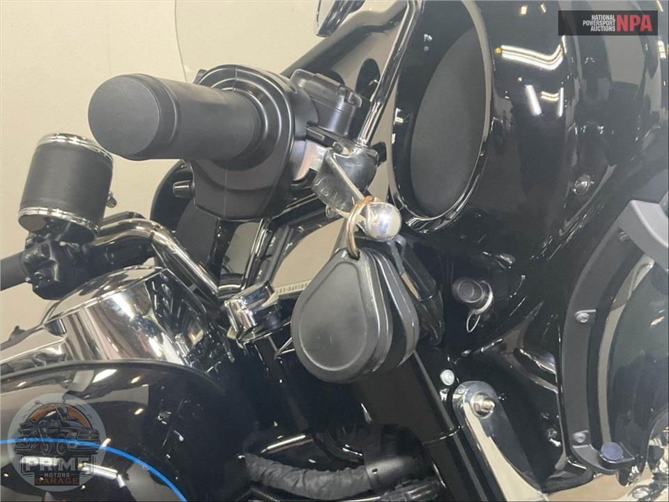 2018 Harley-Davidson FLHTK ULTRA LIMITED — фото 10