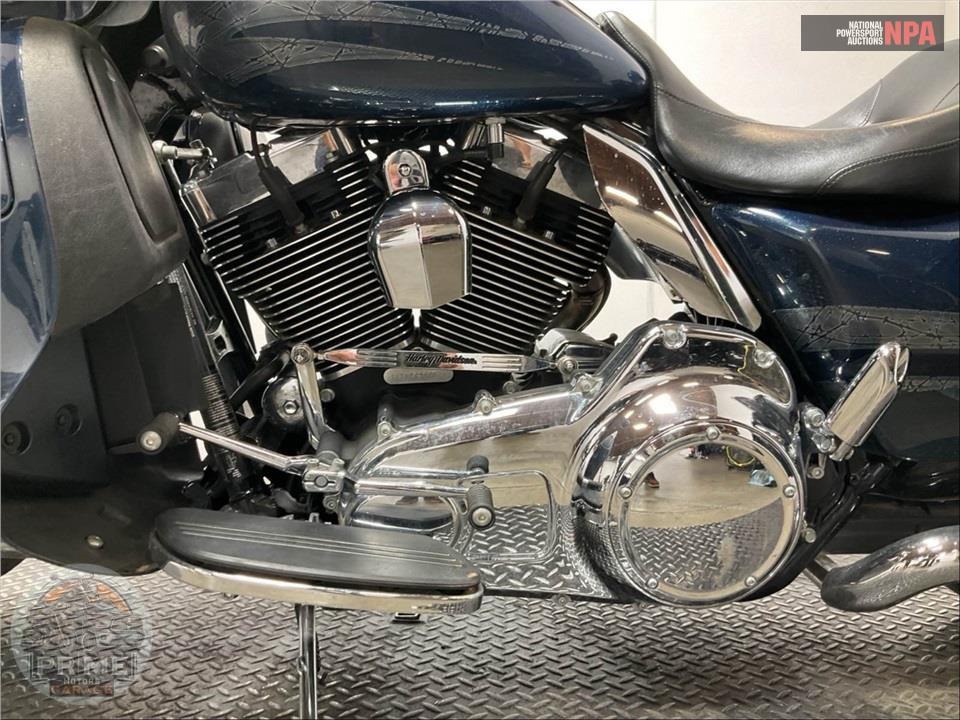 2016 Harley-Davidson FLTRXS ROAD GLIDE SPECIAL — фото 7