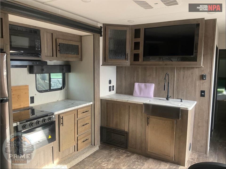 2022 Cherokee By Forest River M-23PACK15 - WOLF PACK TOY HAULER SERIES — фото 9