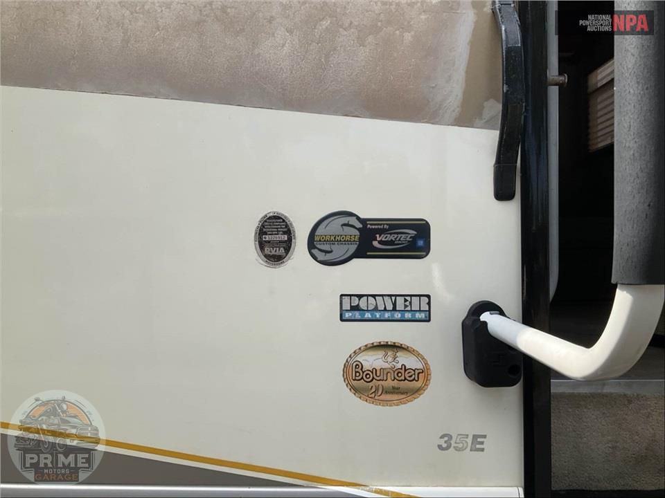 2006 Bounder M-35E (WORKHORSE) — фото 7