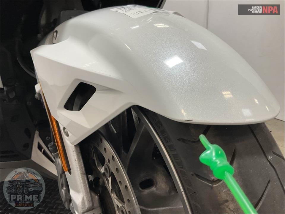 2018 Honda GL1800D GOLDWING TOUR DCT (WHITE) — фото 11