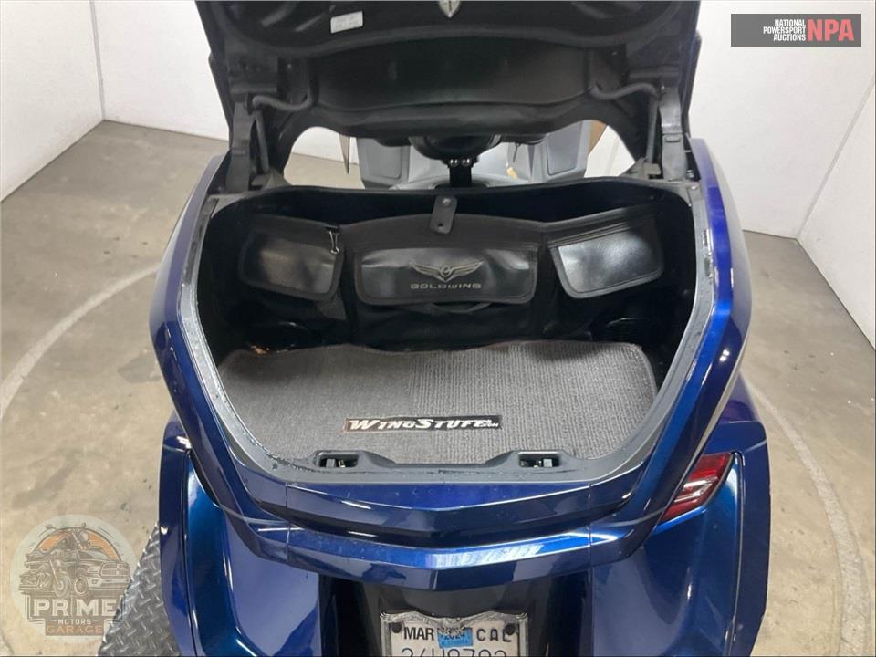 2018 Honda GL1800 GOLDWING TOUR (BLUE) — фото 21