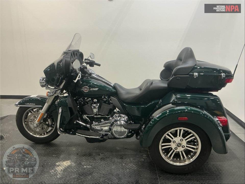 2024 Harley-Davidson FLHTCUTG TRI GLIDE ULTRA CLASSIC — фото 3