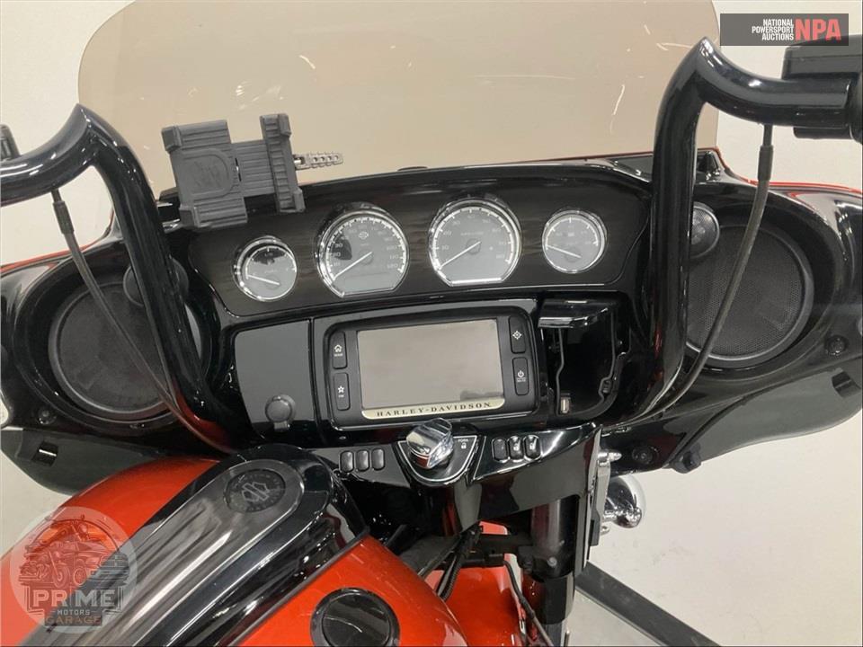 2017 Harley-Davidson FLHXSE CVO STREET GLIDE — фото 53