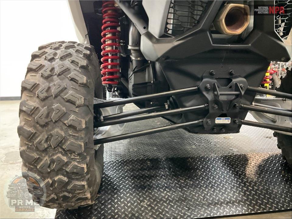 2025 Can-Am MAVERICK X3 MAX DS TURBO (RED & SILVER) — фото 22