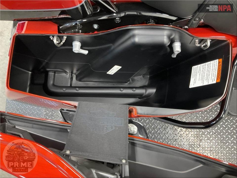 2025 Harley-Davidson FLHXU STEET GLIDE ULTRA — фото 18
