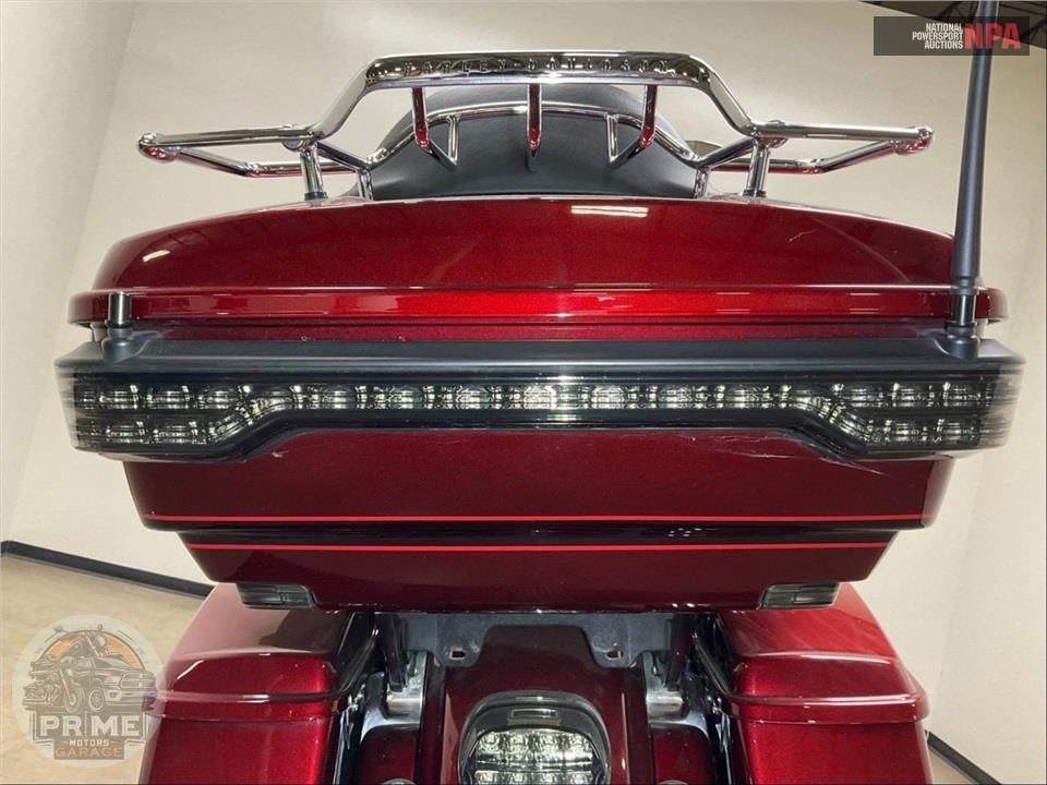 2015 Harley-Davidson FLTRUSE CVO ROAD GLIDE ULTRA — фото 22