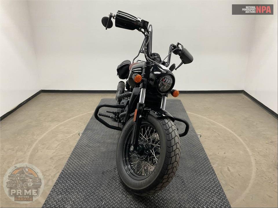 2020 Indian Motorcycle SCOUT BOBBER TWENTY ABS (THUNDER BLACK) — фото 2