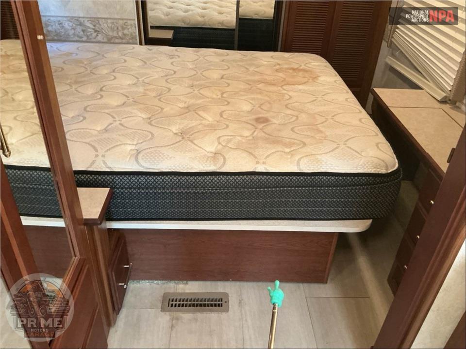 2004 Winnebago M-38G-Ford (**) Adventurer Series — фото 39