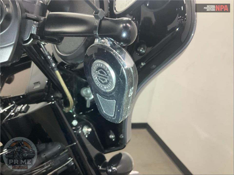 2020 Harley-Davidson FLHXSE CVO STREET GLIDE — фото 11