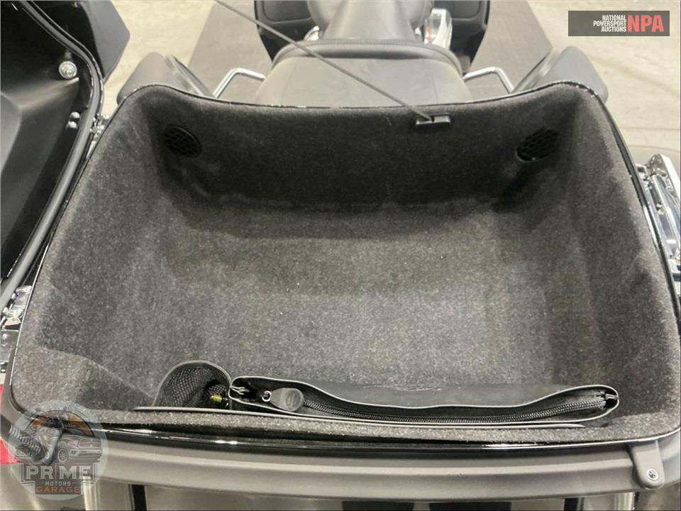 2023 Harley-Davidson FLHTCUTG TRI GLIDE ULTRA CLASSIC — фото 21