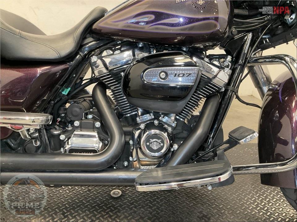 2017 Harley-Davidson FLHXS STREET GLIDE SPECIAL — фото 6