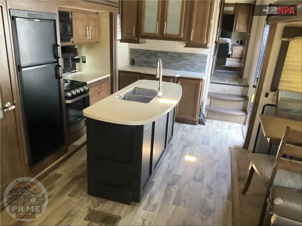 2019 Keystone Rv M-30 RLS - COUGAR FIFTH WHEEL SERIES — фото 8