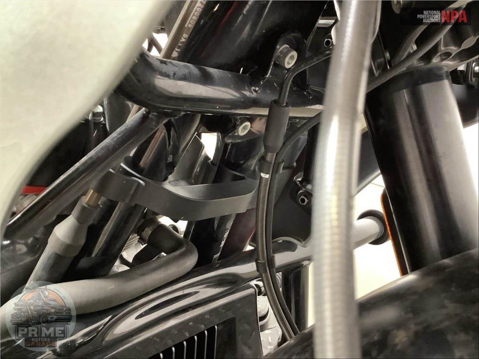2025 Harley-Davidson FLTRXSTSE CVO ROAD GLIDE ST — фото 12