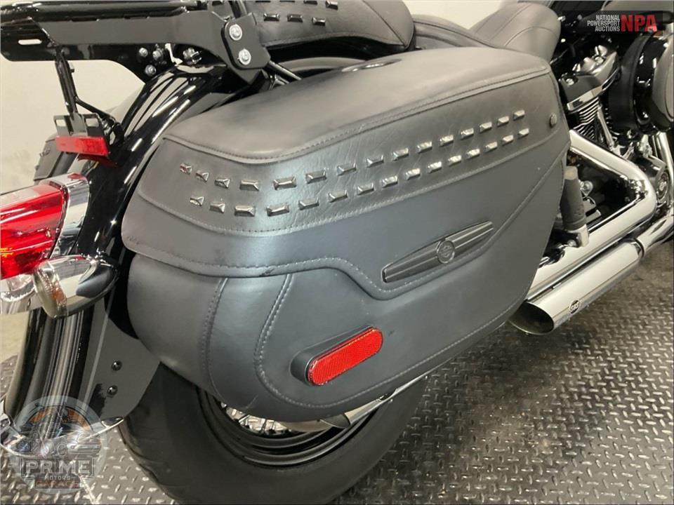 2019 Harley-Davidson FLHC HERITAGE CLASSIC — фото 16