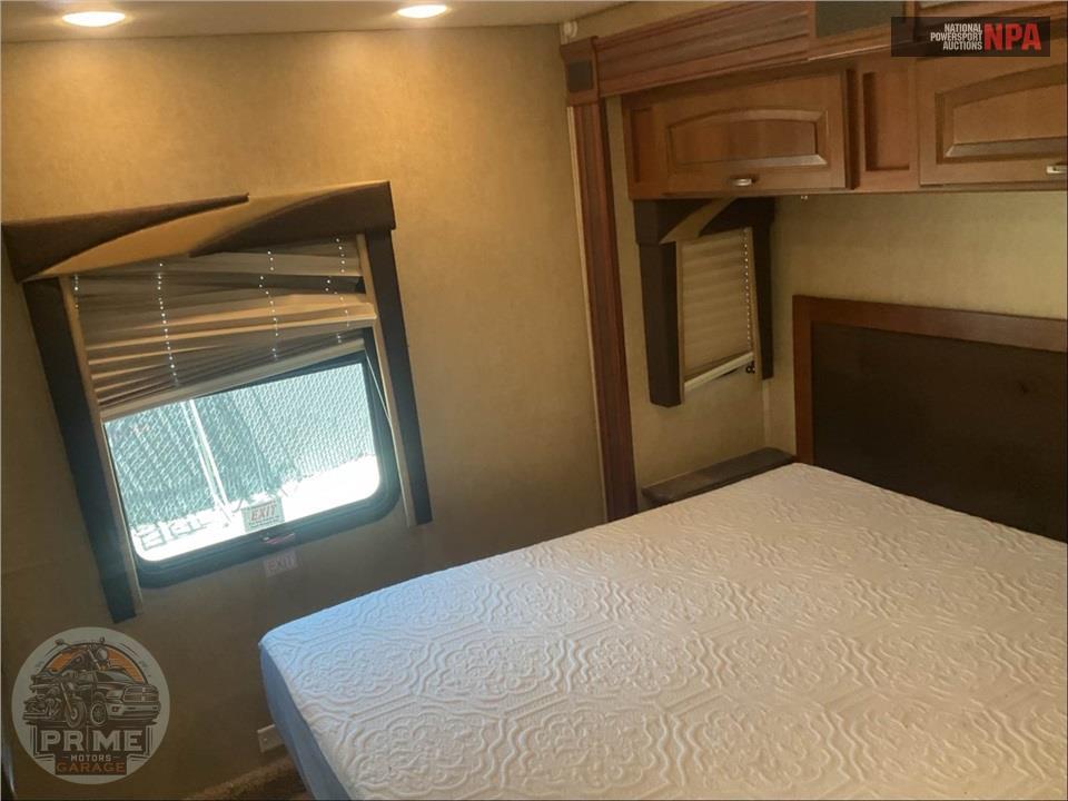 2014 Jayco M-29 MV FORD E450 - GREYHAWK SERIES — фото 22